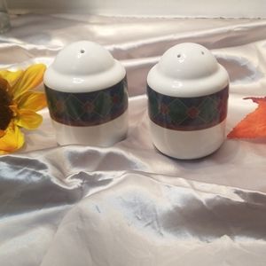 PFALTZGRAFF  SALT AND PEPPER SHAKERS
